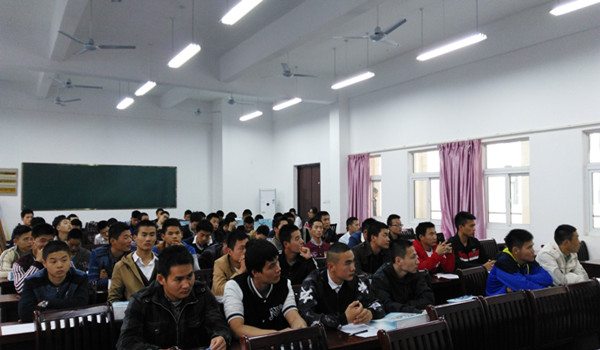 我校隆重舉行無為縣退役士兵職業(yè)技能培訓(xùn)開學(xué)典禮，助力退役軍人實(shí)現(xiàn)高質(zhì)量就業(yè)